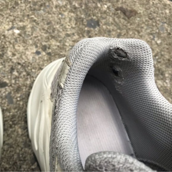 Yeezy 700 V2 Static Men’s Size 9 - Picture 10 of 15